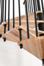 Minka Spiral Wood Buche schwarz Spindeltreppe