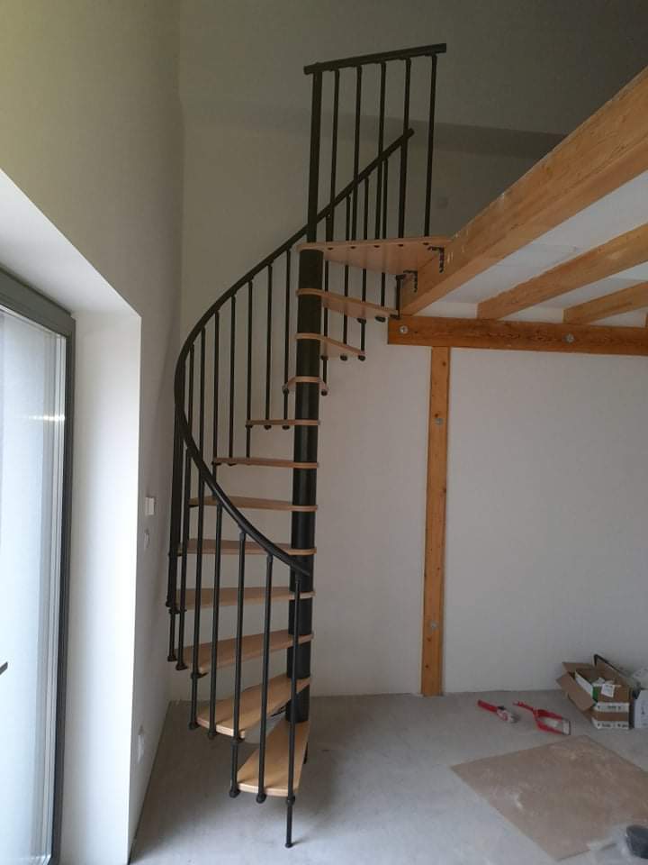 Realizzazione della scala a chiocciola Minka Berlino