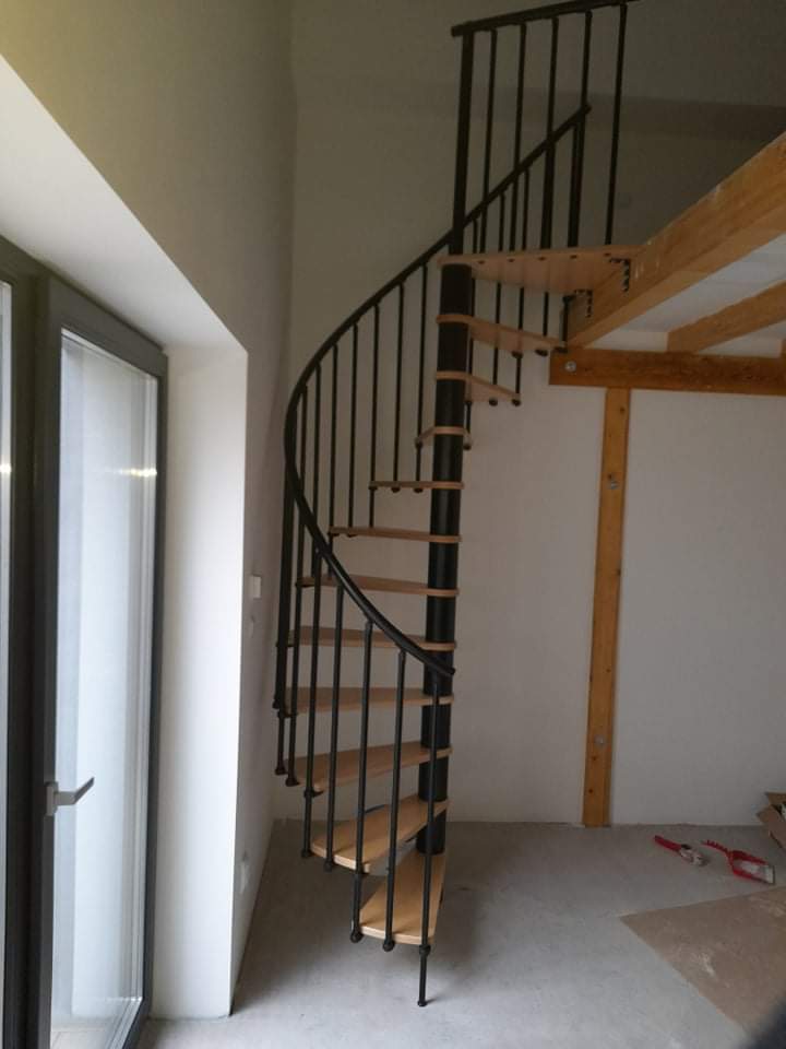 Realizzazione della scala a chiocciola Minka Berlino