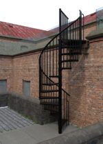 Rondo-Zink-Color_schwarz-Außentreppe