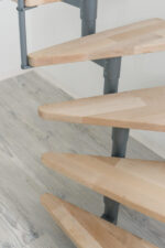 Style-Turn_Buche_Gewendelt_Grau